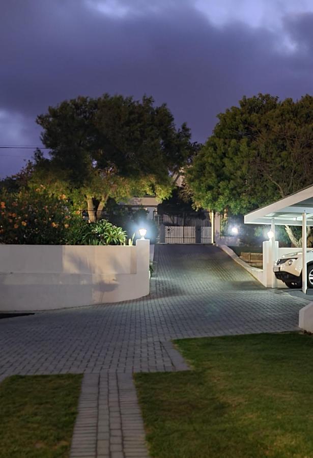 Hotel 7 On South Bredasdorp Exterior foto